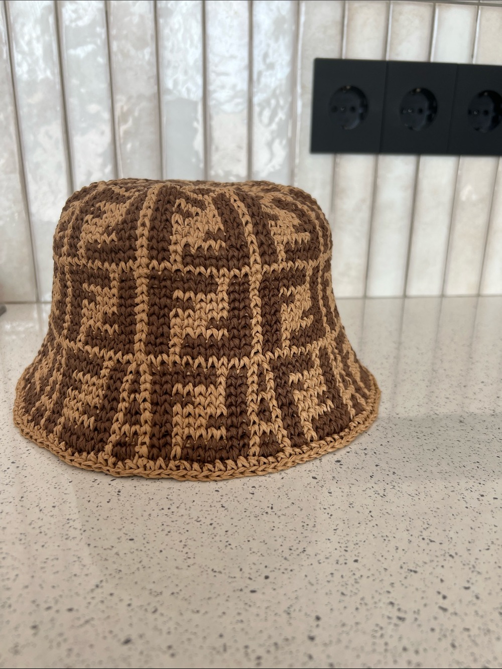 Women’s Brown  Bucket Hat with Logo FENDI, 100% Raffia